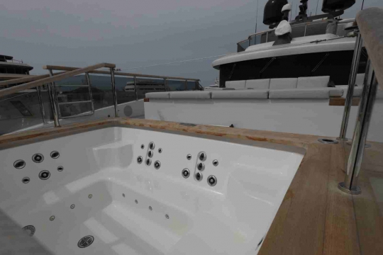 Mediterraneo 116 - Benetti yacht for sale - foredeck jacuzzi.jpg