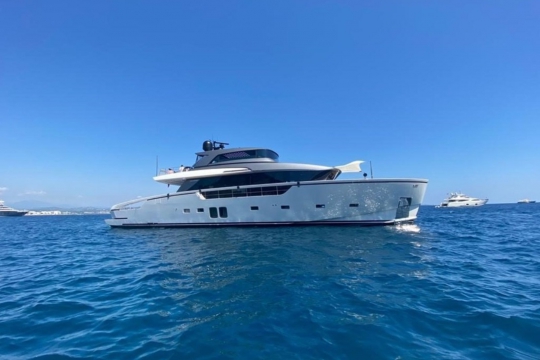 San Lorenzo SX88 for sale - at anchor 2