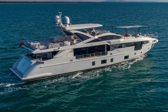 H Azimut 32 Metri for sale - cruising