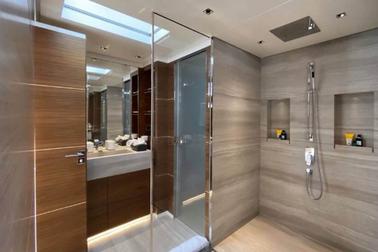 Lady A SL 40 Alloy for sale - master bathroom 2