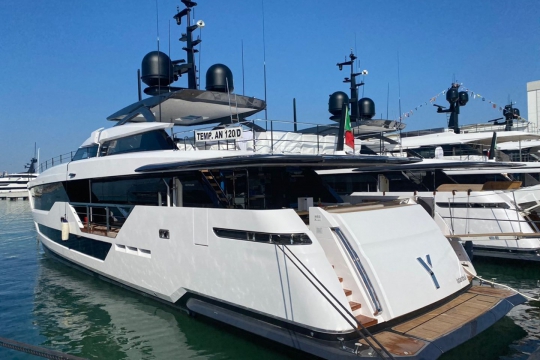 Y Custom Line 106 for sale - dock