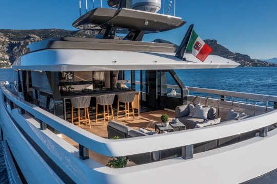 Anvilugi Extra Yachts yacht for sale - upper deck aft