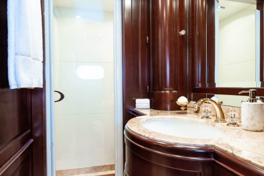 Giorgia Benetti Classic 120 yacht for sale - guest bathroom 2