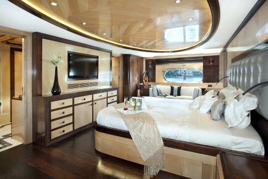 Motor Yacht Christina G Kingship for charter - master cabin