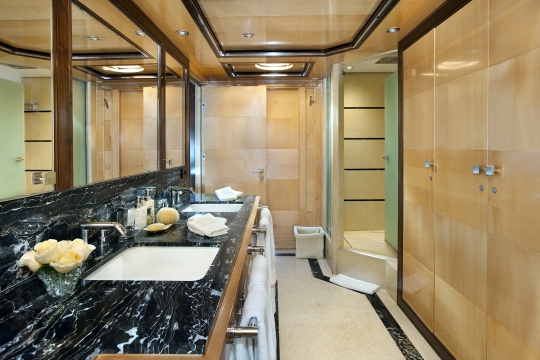 Motor Yacht Christina G Kingship for charter - master bathroom