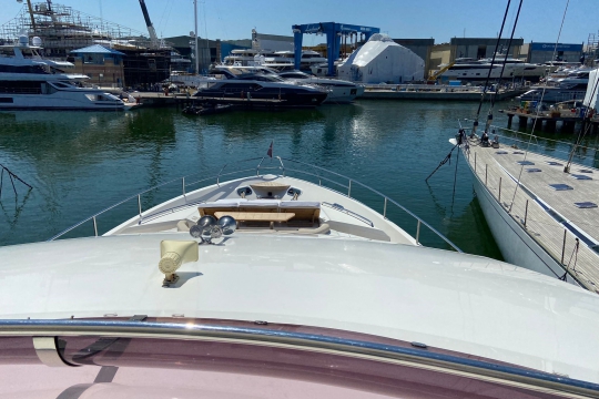 Princess 98 - Princess 98 yacht for sale Experience - foredeck