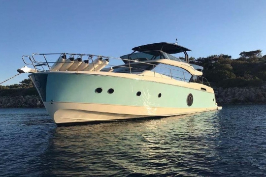 M.Y.  Anahita II - Benetau Monte Carlo 6 for sale - At anchor 3