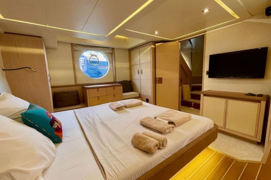 M.Y.  Anahita II - Benetau Monte Carlo 6 for sale - Master Stateroom 4