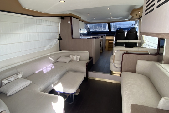 M.Y. Next Level - Azimut 60 Flybridge yacht for sale - Salon 2