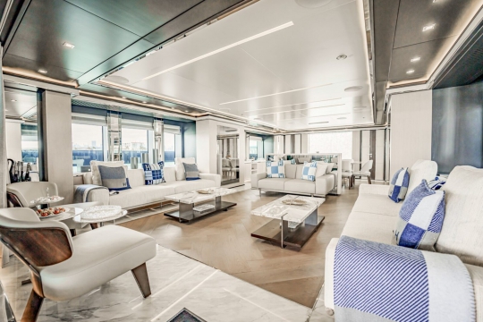 MY Provocateur - Mondomarine yacht for sale - main deck salon