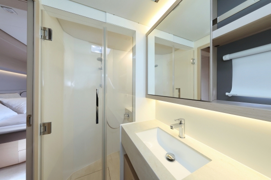 Saliska - Lagoon 55 Catamaran Yacht for sale - Bathroom