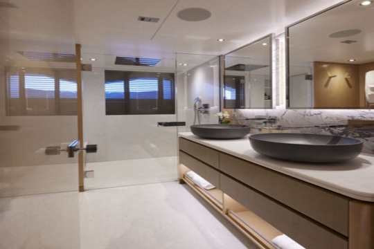 Somnium - Guest Bathroom