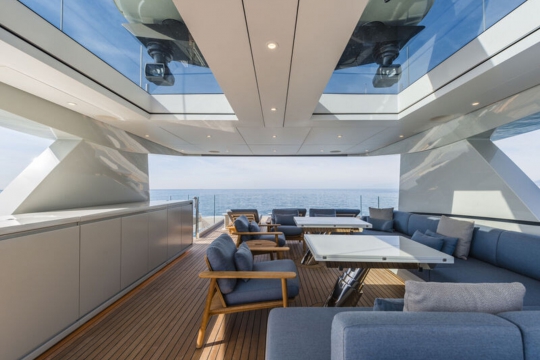 Kinda Tankoa yacht for sale - Sundeck 2 