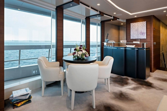 Ela - Upper deck salon