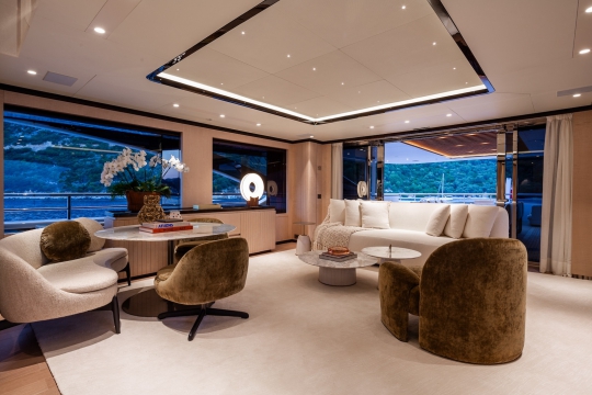 Alunya - Upper deck salon