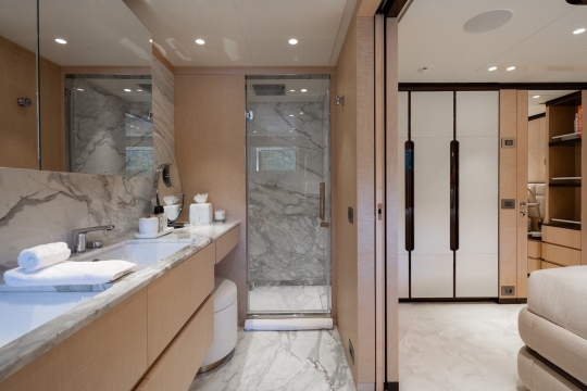 Alunya - Master Bathroom