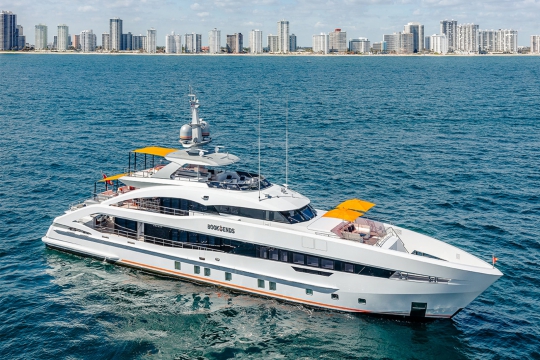 Book Ends Heesen yacht for sale - At anchor