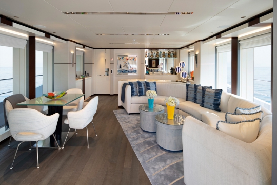 Book Ends Heesen yacht for sale - Upper deck salon