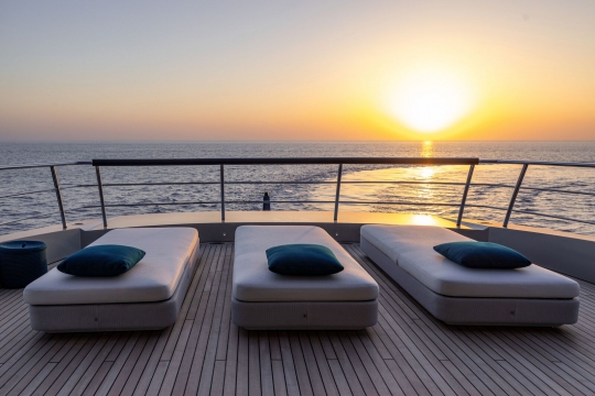 No Stress - Top deck aft