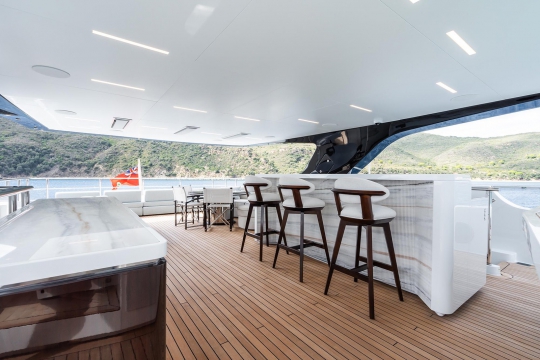 M - Sundeck bar