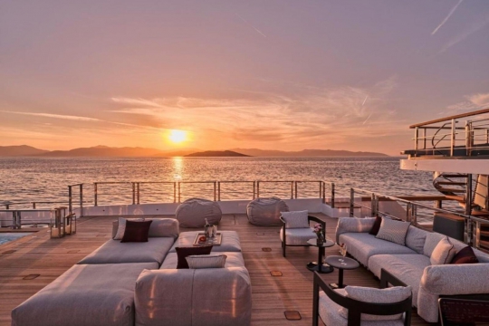 Para Bellvm SanLorenzo 500 EXP yacht for sale - main deck aft 2