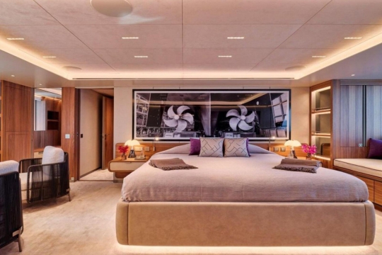 Para Bellvm SanLorenzo 500 EXP yacht for sale - master stateroom