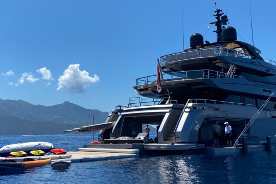Pandion Pearl - At anchor 2