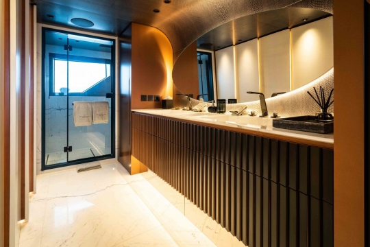 Pandion Pearl - Master Bathroom