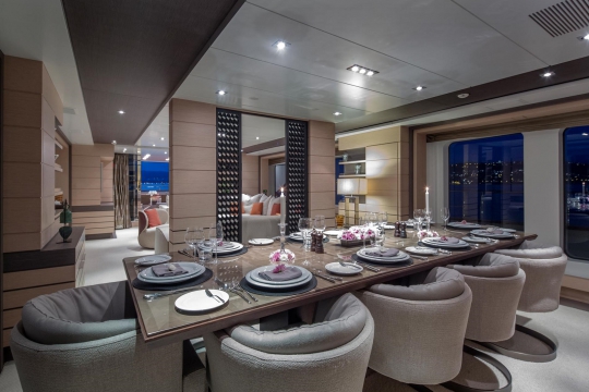 Motor Yacht Dyna Benetti for charter - dining room