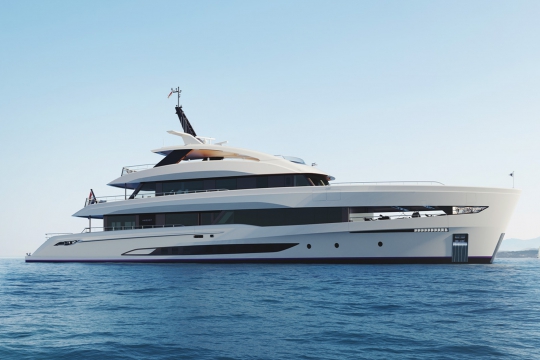 Heesen Grace - At anchor 2