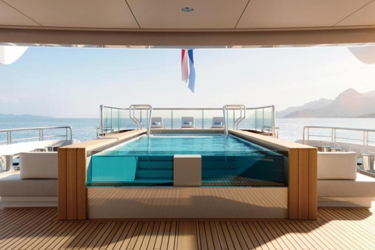 Amels 80 - Main deck aft