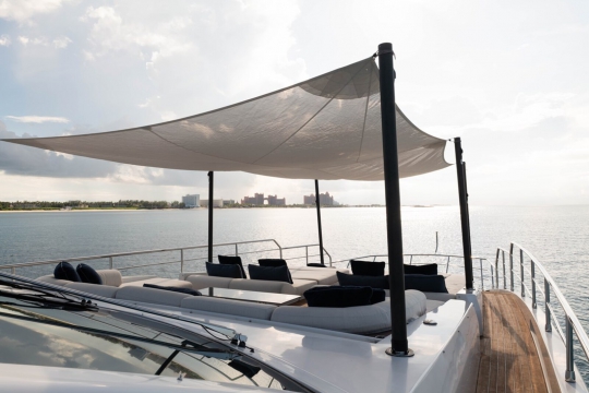 M.Y. Carpe Diem - Azimut Grande 32 Metri for sale - Foredeck 1