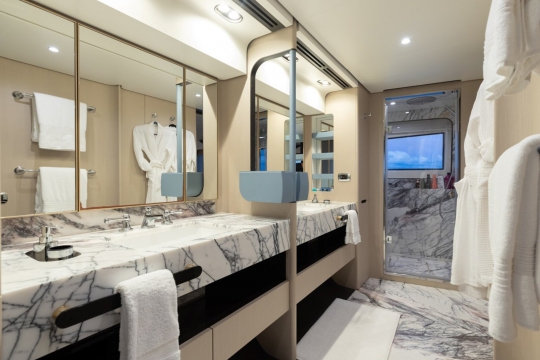 M.Y. La Mama - Azimut Grande 32 Metri for sale - Master Bathroom 1