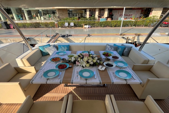 White Swan - Ferretti 960 for sale - Main Deck Aft