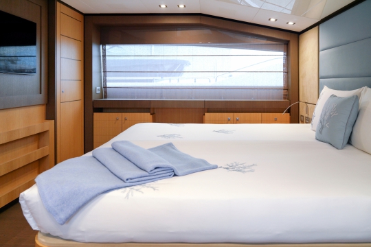White Swan - Ferretti 960 for sale - Master Stateroom 3
