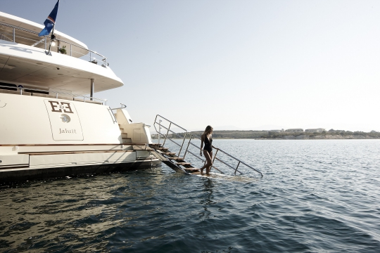 Motor Yacht E&E for charter - swimming platform