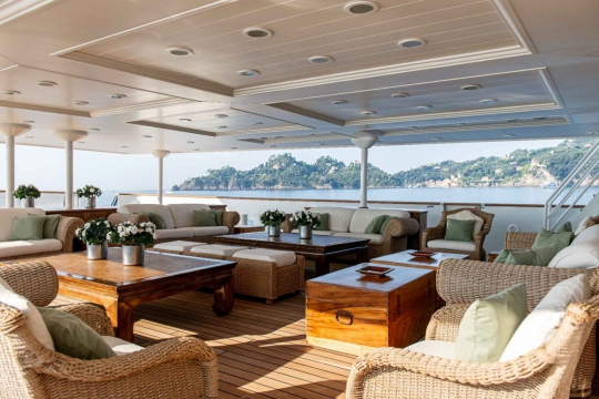 M.Y. Bleu de Nimes - main deck aft