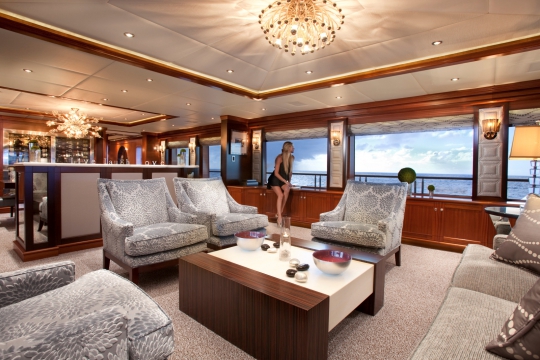 Motor Yacht Blind Date - saloon