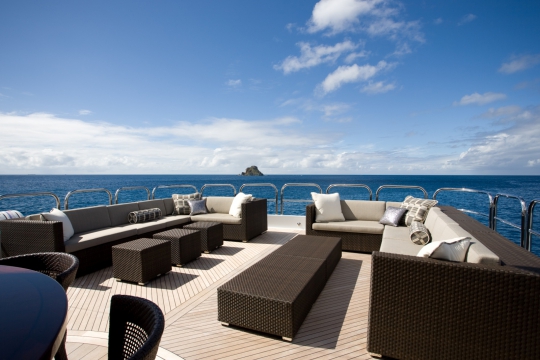 Motor Yacht Blind Date - seating area