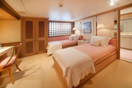 Motor Yacht  Cacique - twin cabin