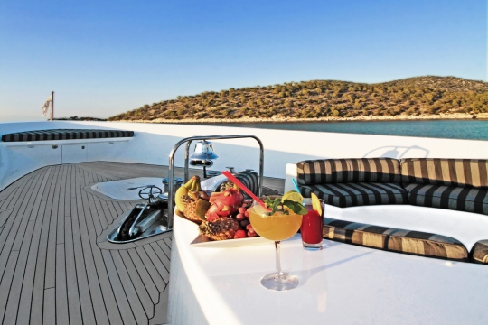 Motor Yacht Endless Summer Westport for charter - main deck forward