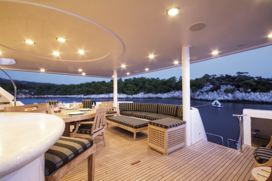 Motor Yacht Endless Summer Westport for charter - main deck aft