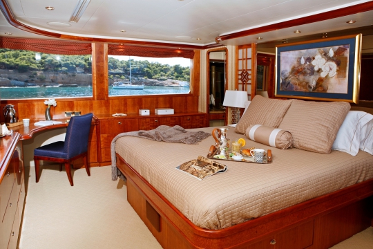 Motor Yacht Endless Summer Westport for charter - master cabin