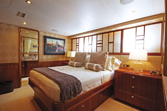 Motor Yacht Endless Summer Westport for charter - guest cabin