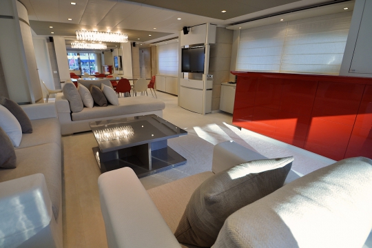 Motor Yacht Gems for charter - salon bar