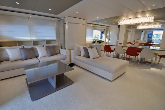 Motor Yacht Gems for charter - Saloon and dining