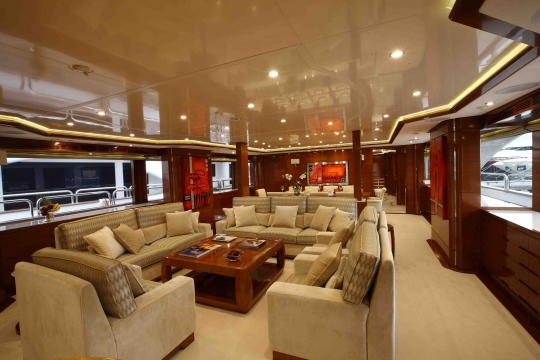 Motor Yacht Harmony III Benetti for charter - saloon area