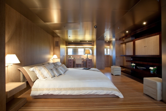 Motor Yacht Mariu Codecasa for charter - master cabin